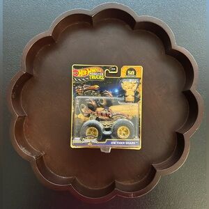 Hot Wheels Monster Trucks ~ Trophy Champions HW Tiger Shark